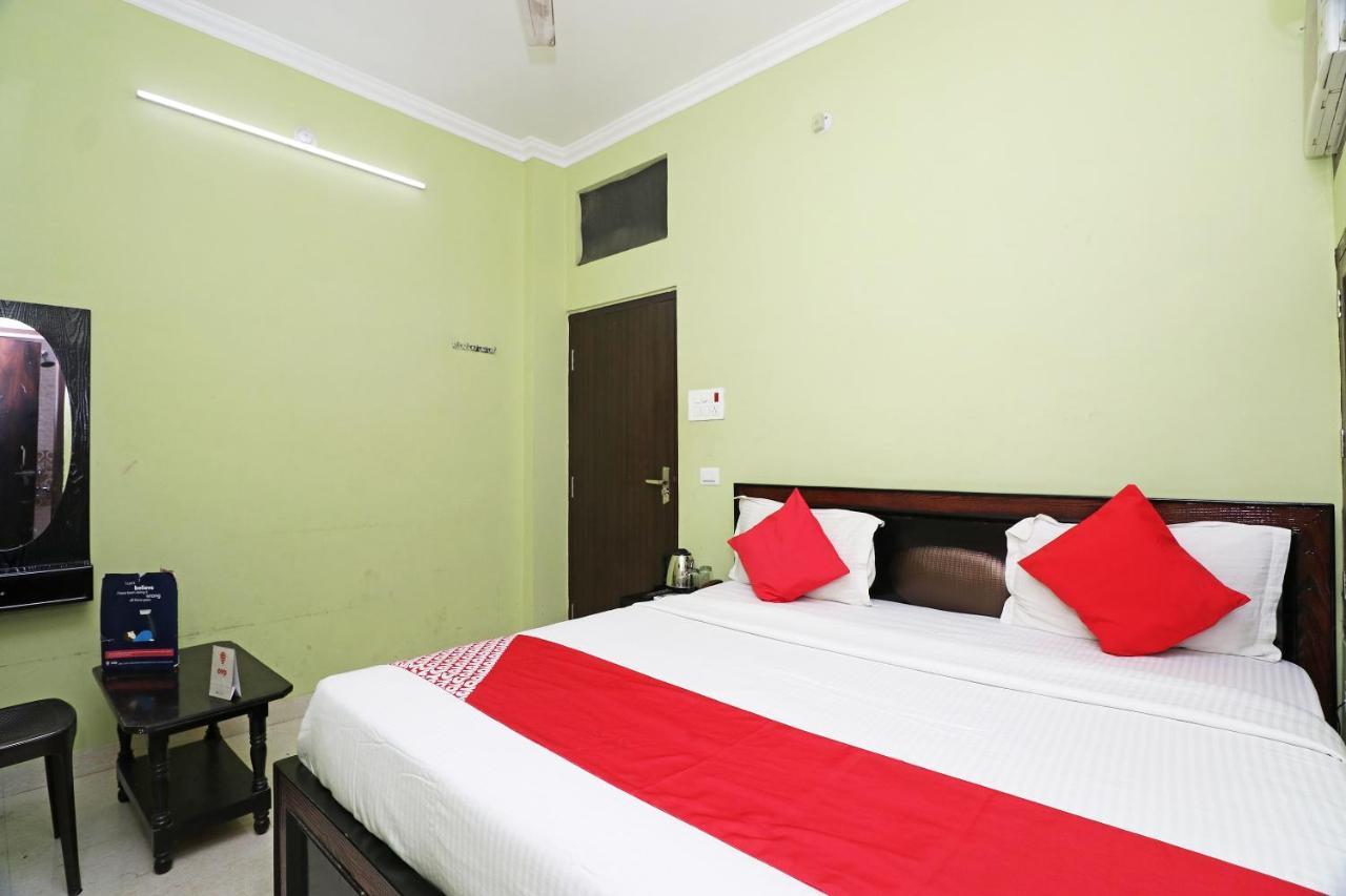 Capital O 11480 Hotel Blue Star Varanasi Exterior foto